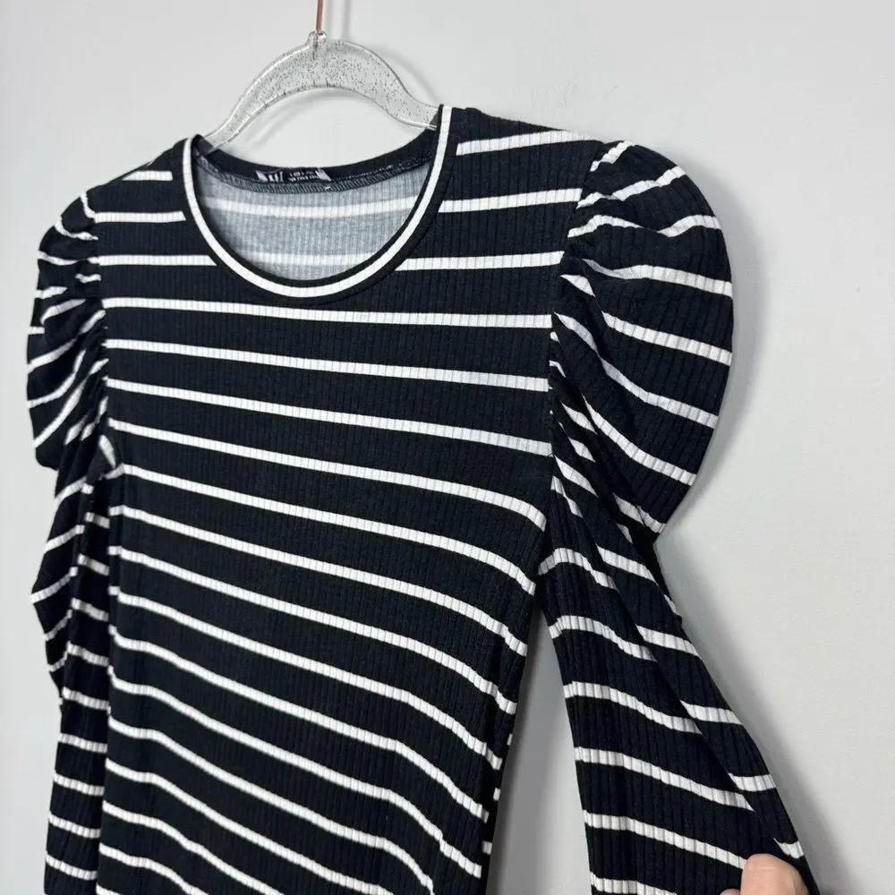 ZARA | Black & White Striped Puff Shoulder Top Women’s Size Small